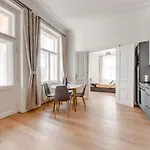 Kaizl Park Apart-hotel 4*
